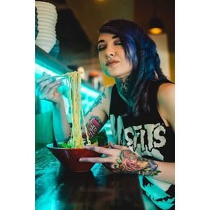 Meet your Posher, Danielle